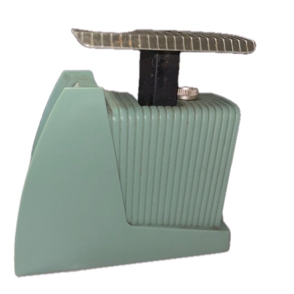 Vintage Triner Model 401 Postal Scale 1963 Rates Metal Green Plastic Post Office - Picture 4 of 9